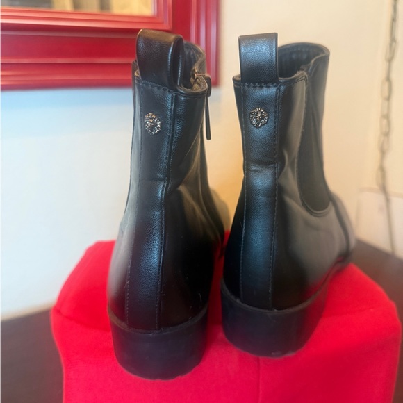 Anne Klein Coralie lug nonslip sole bootie. Pristine condition. Side zip sz 8.5 - Picture 6 of 9